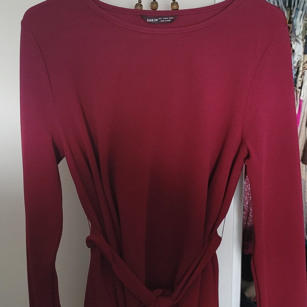 Burgundy belted top size Lrg